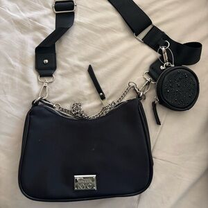 Stylish Black Women's Bag with Chain Detail